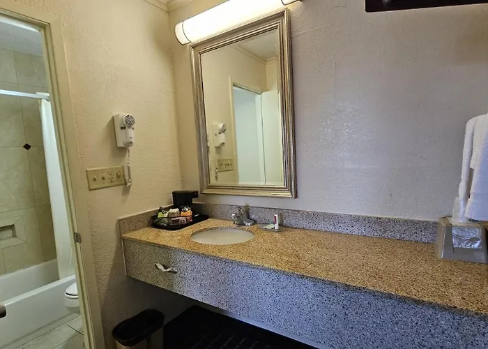Motel Americas Value 2*
